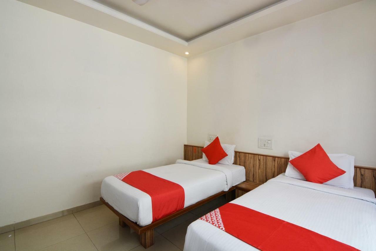 Oyo 24197 Saptaruchi Pimpri-Chinchwad Exterior foto