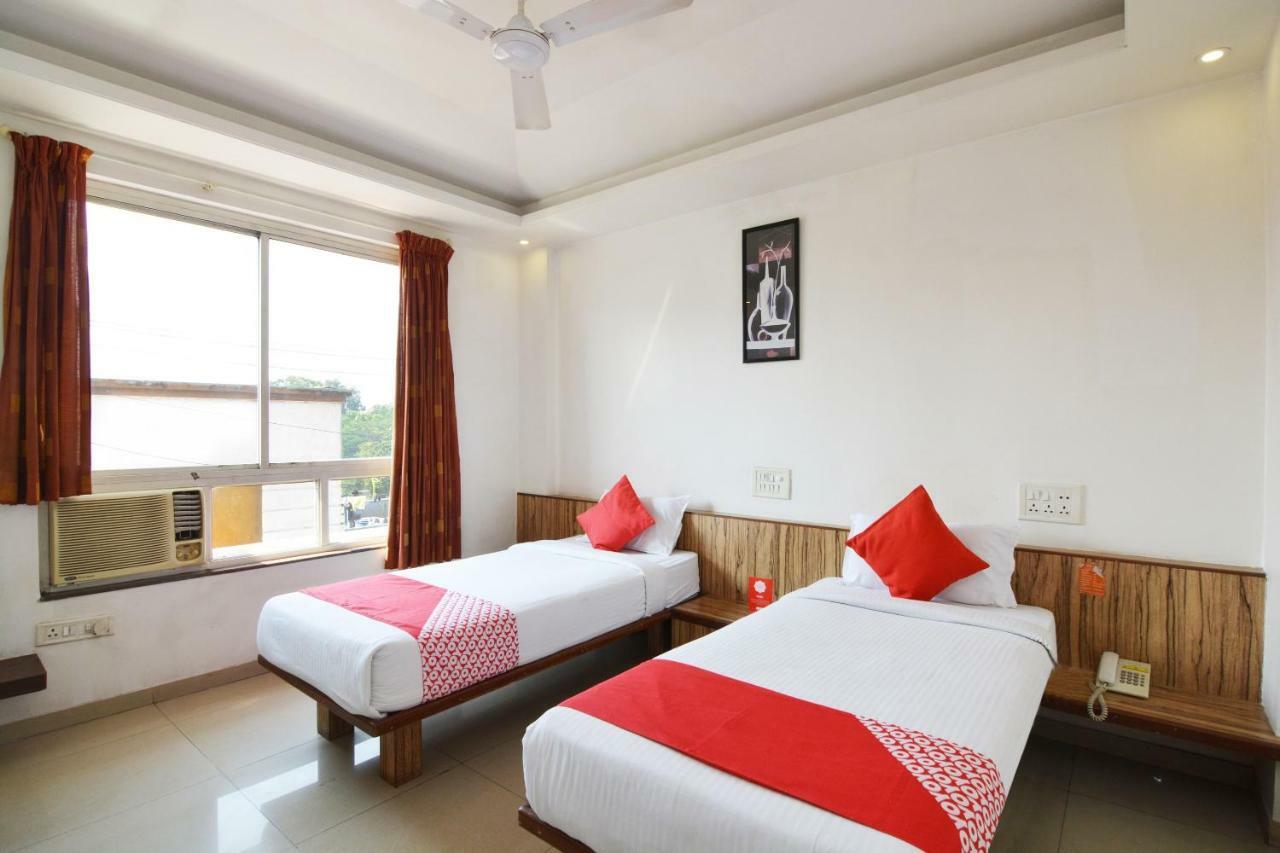 Oyo 24197 Saptaruchi Pimpri-Chinchwad Exterior foto