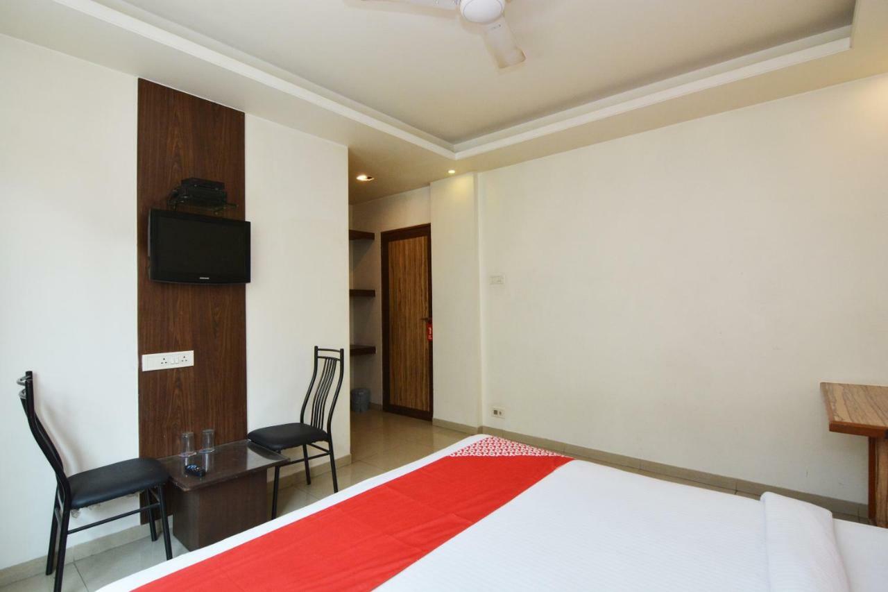 Oyo 24197 Saptaruchi Pimpri-Chinchwad Exterior foto