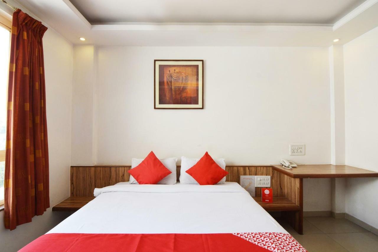 Oyo 24197 Saptaruchi Pimpri-Chinchwad Exterior foto